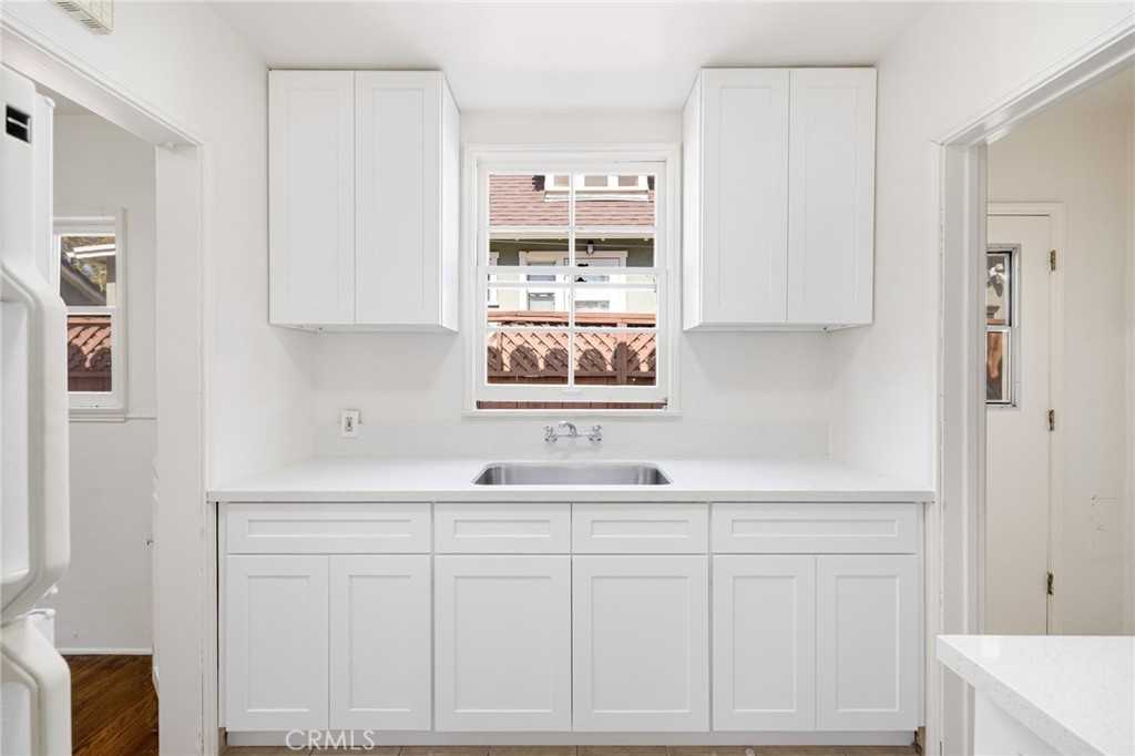 1367 N Mentor Ave #1367 - Photo 2 of 18