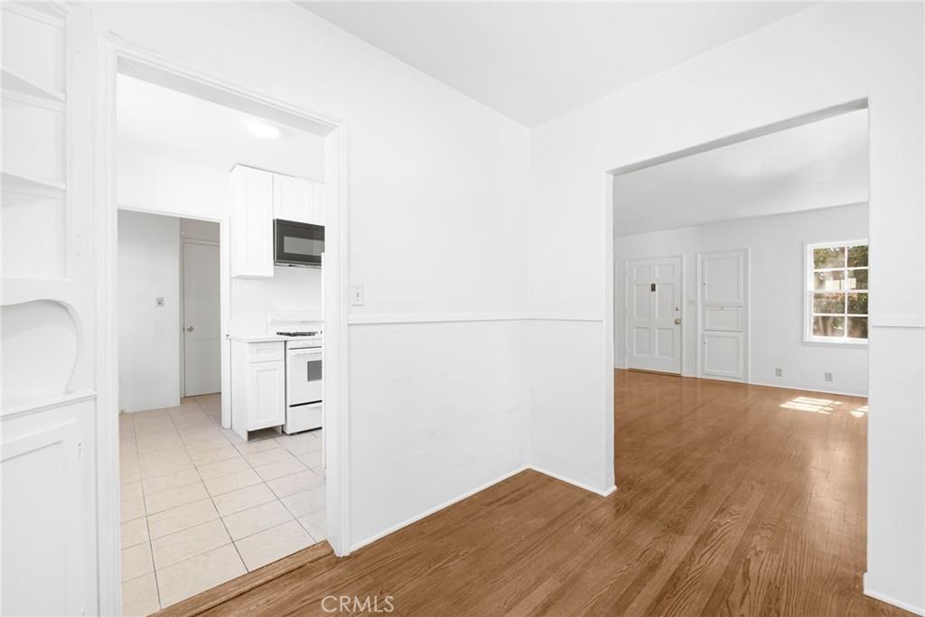 1367 N Mentor Ave #1367 - Photo 7 of 18