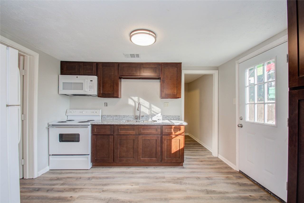 1051 W Little York Rd #1051 - Photo 3 of 48