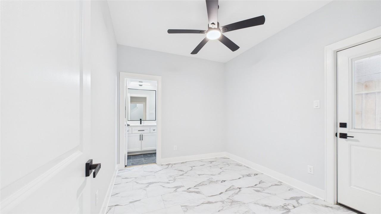 3415 Daphne St #3415 - Photo 3 of 27