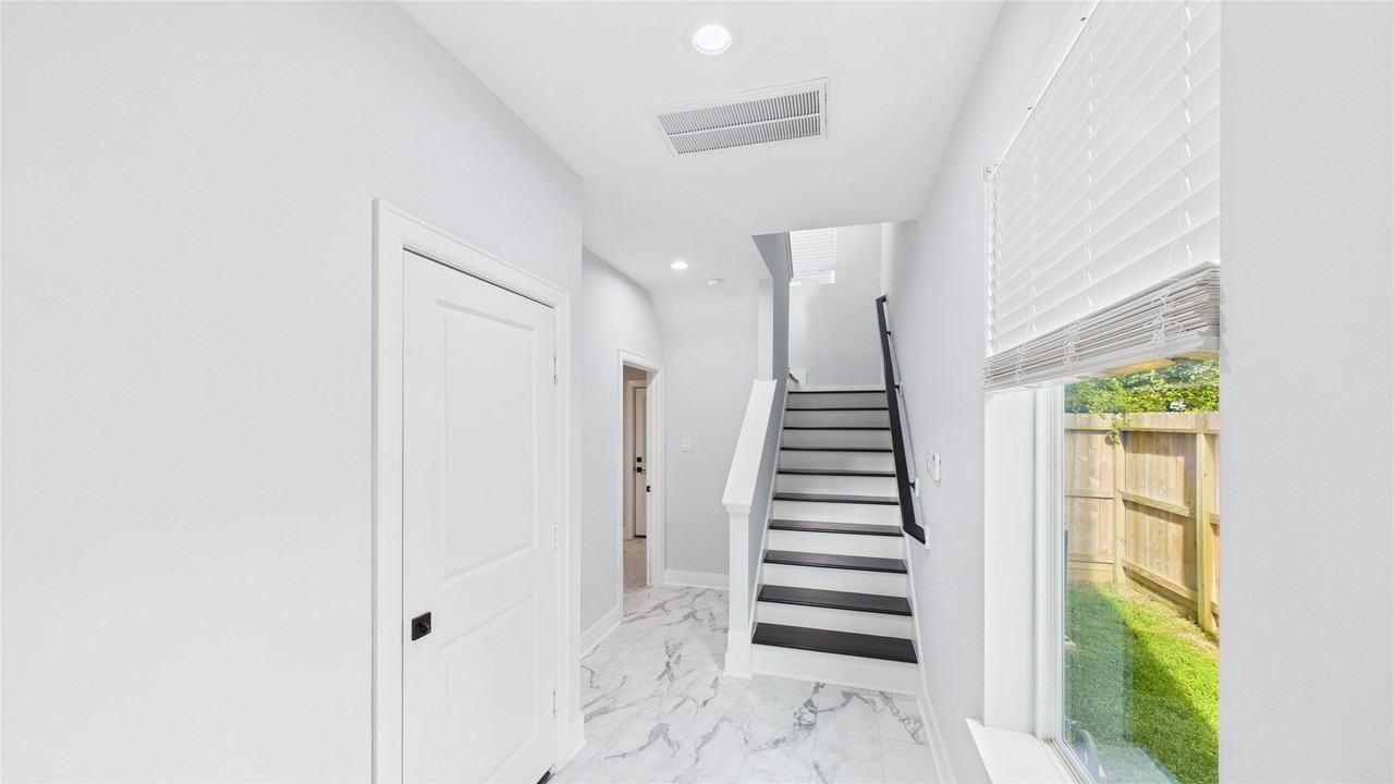 3415 Daphne St #3415 - Photo 4 of 27