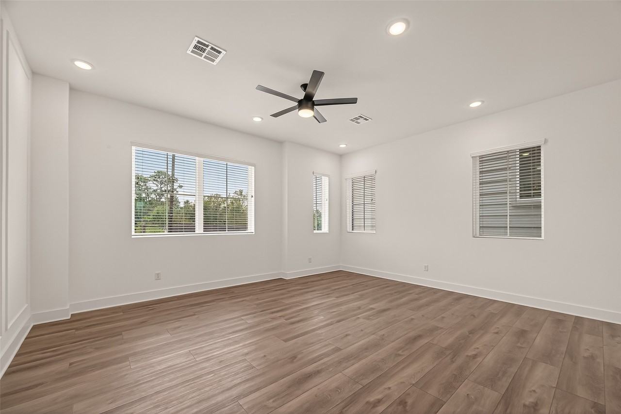 1406 Mansfield St #1406 - Photo 3 of 37