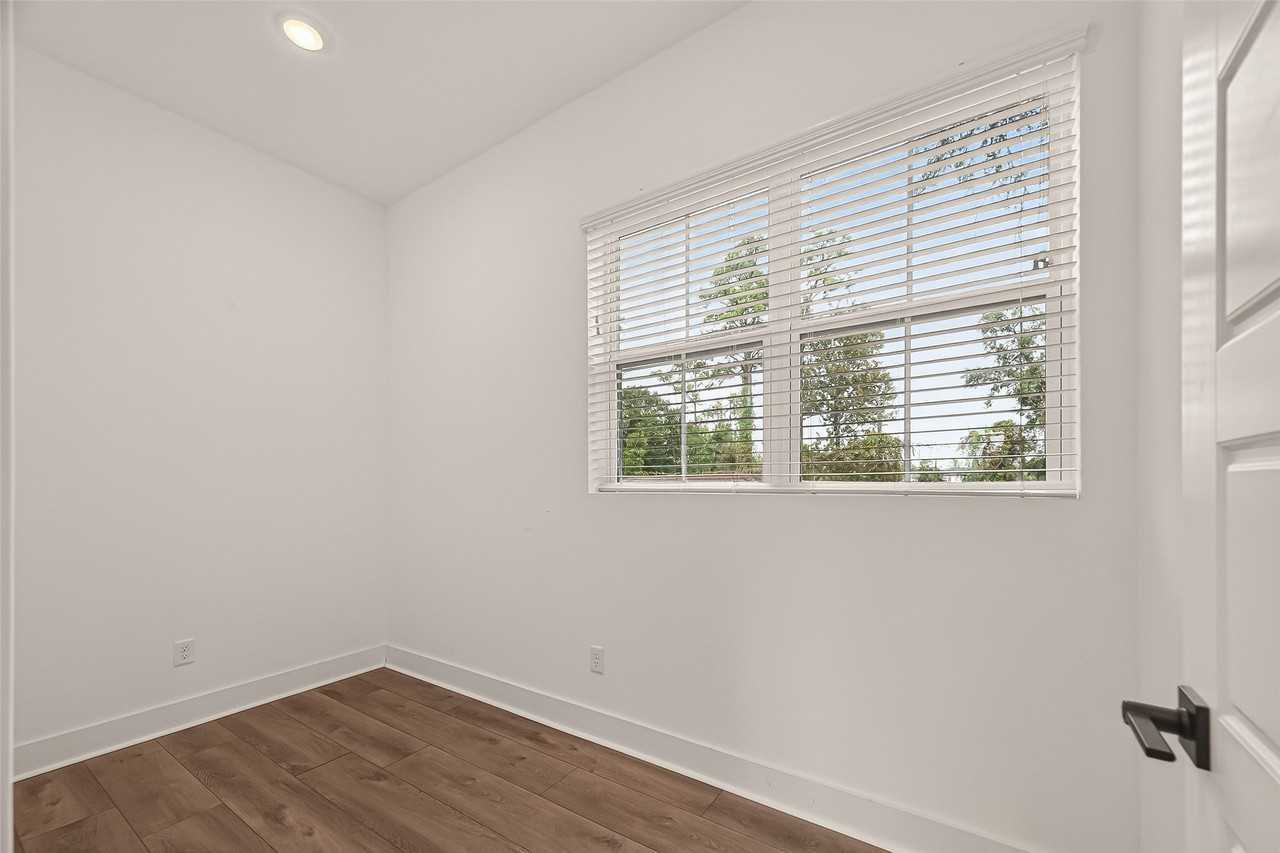 1406 Mansfield St #1406 - Photo 5 of 37