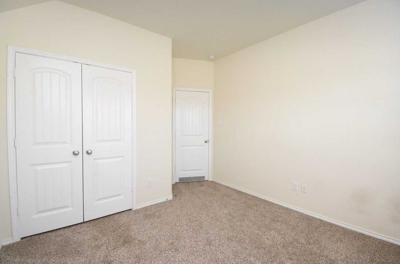 9431 Summer River Dr #9431 - Photo 3 of 25