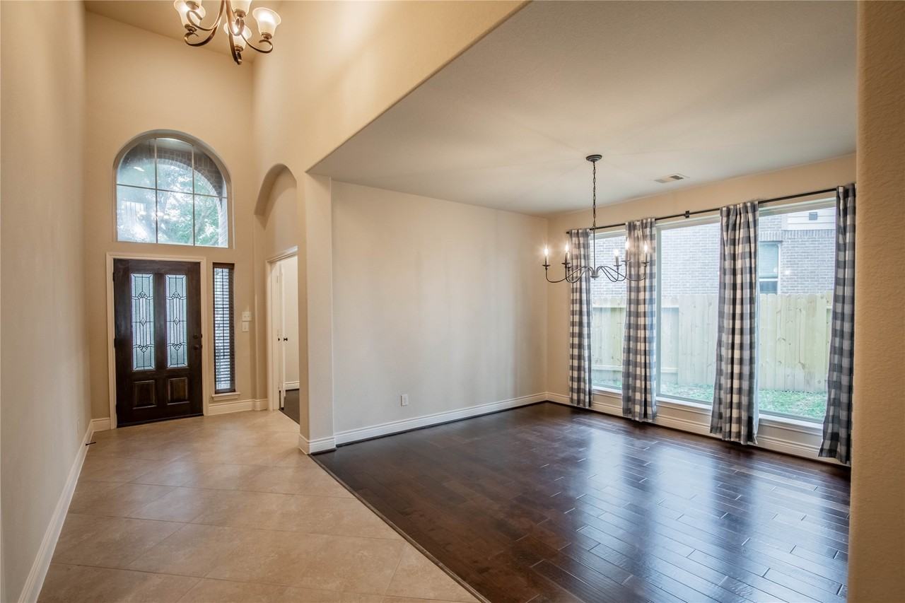 111 Pinnacle Ridge Ct #111 - Photo 6 of 42