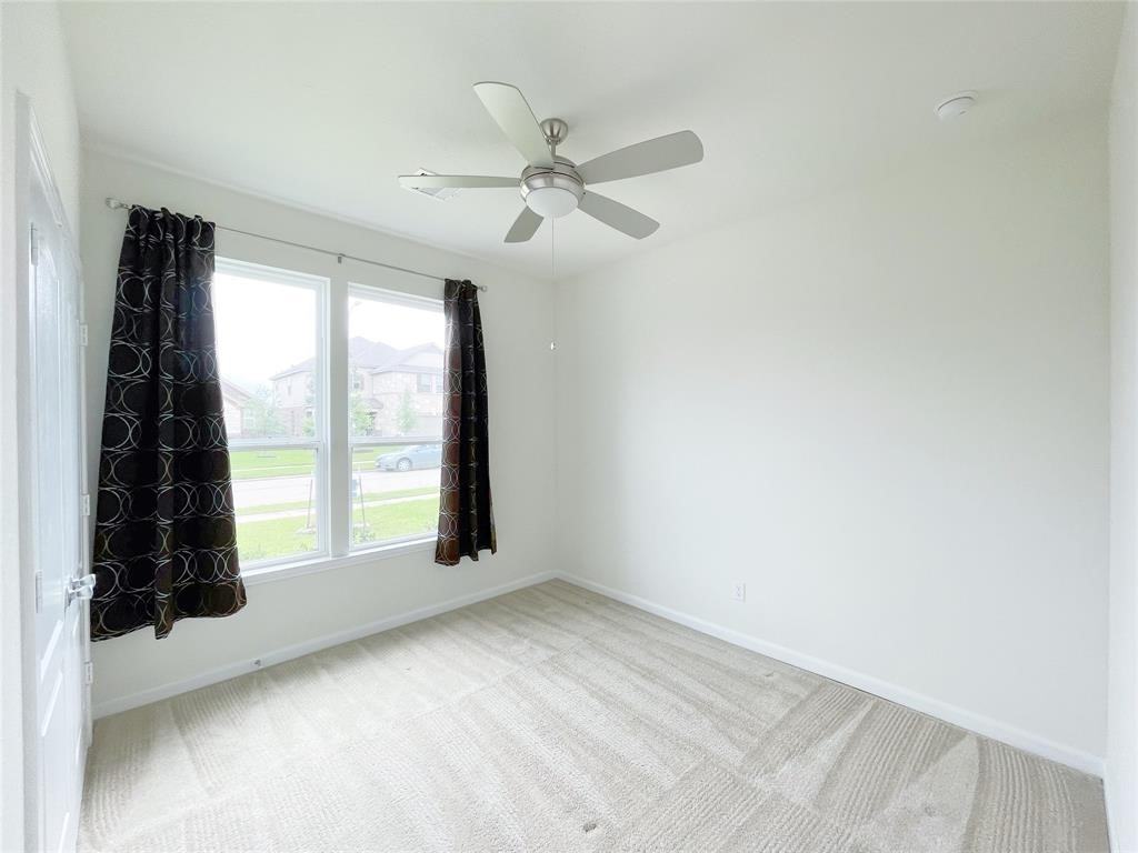 28515 Buffalo Fork Ln #28515 - Photo 3 of 16