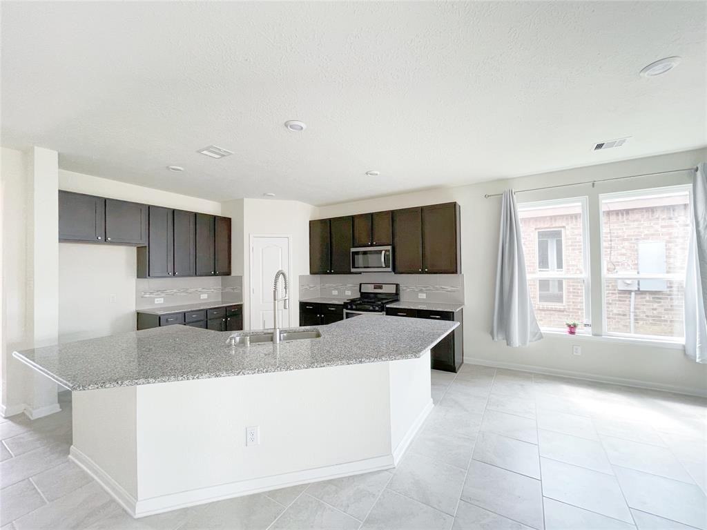 28515 Buffalo Fork Ln #28515 - Photo 6 of 16