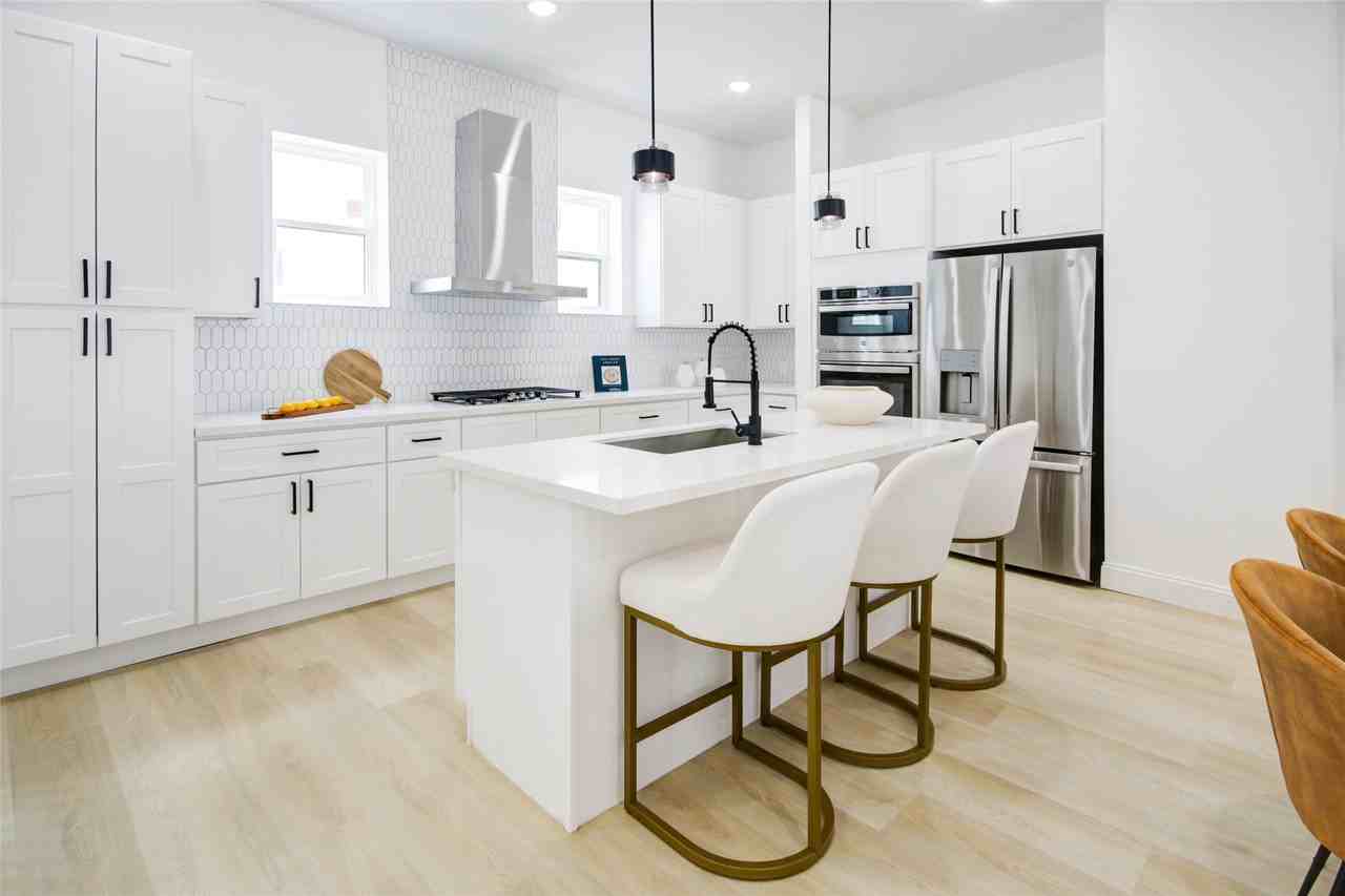 1214 W 24th St #1214A - Photo 7 of 45