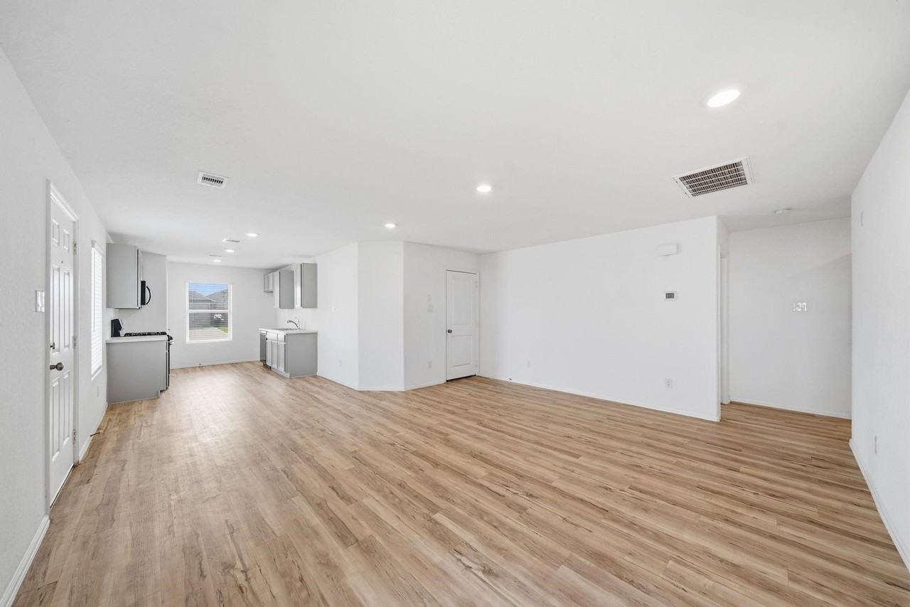 26726 Wilderye Cove Ln #26726 - Photo 3 of 14