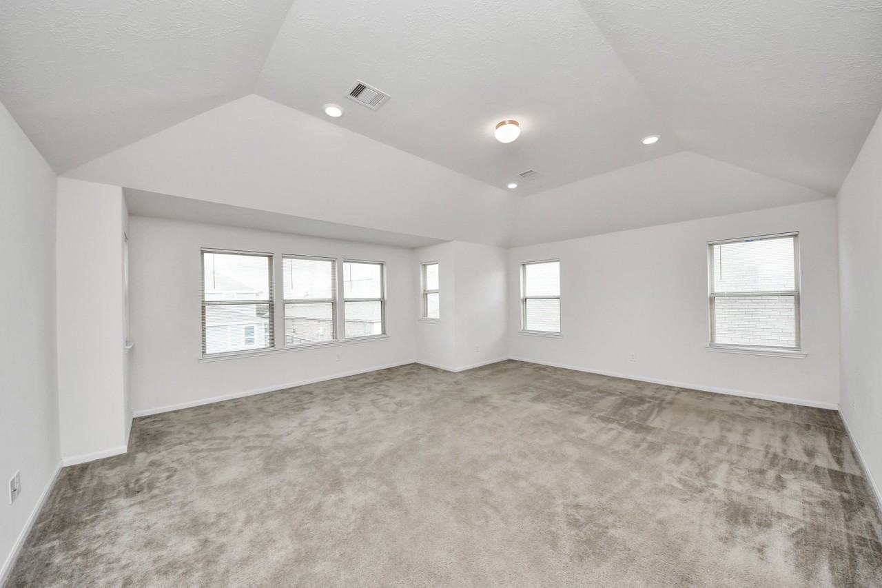 25430 King Reyes St #25430 - Photo 2 of 28