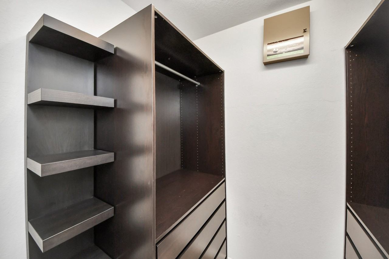 25430 King Reyes St #25430 - Photo 3 of 28