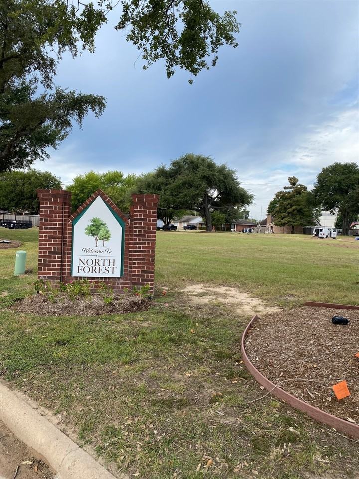 415 N Forest Blvd #415 - Photo 2 of 11