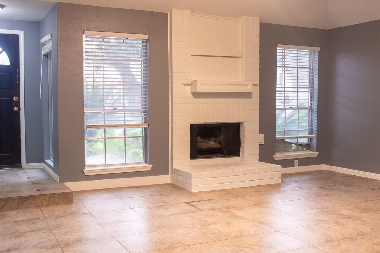 13106 Hollowcreek Park Dr #13106 - Photo 3 of 27