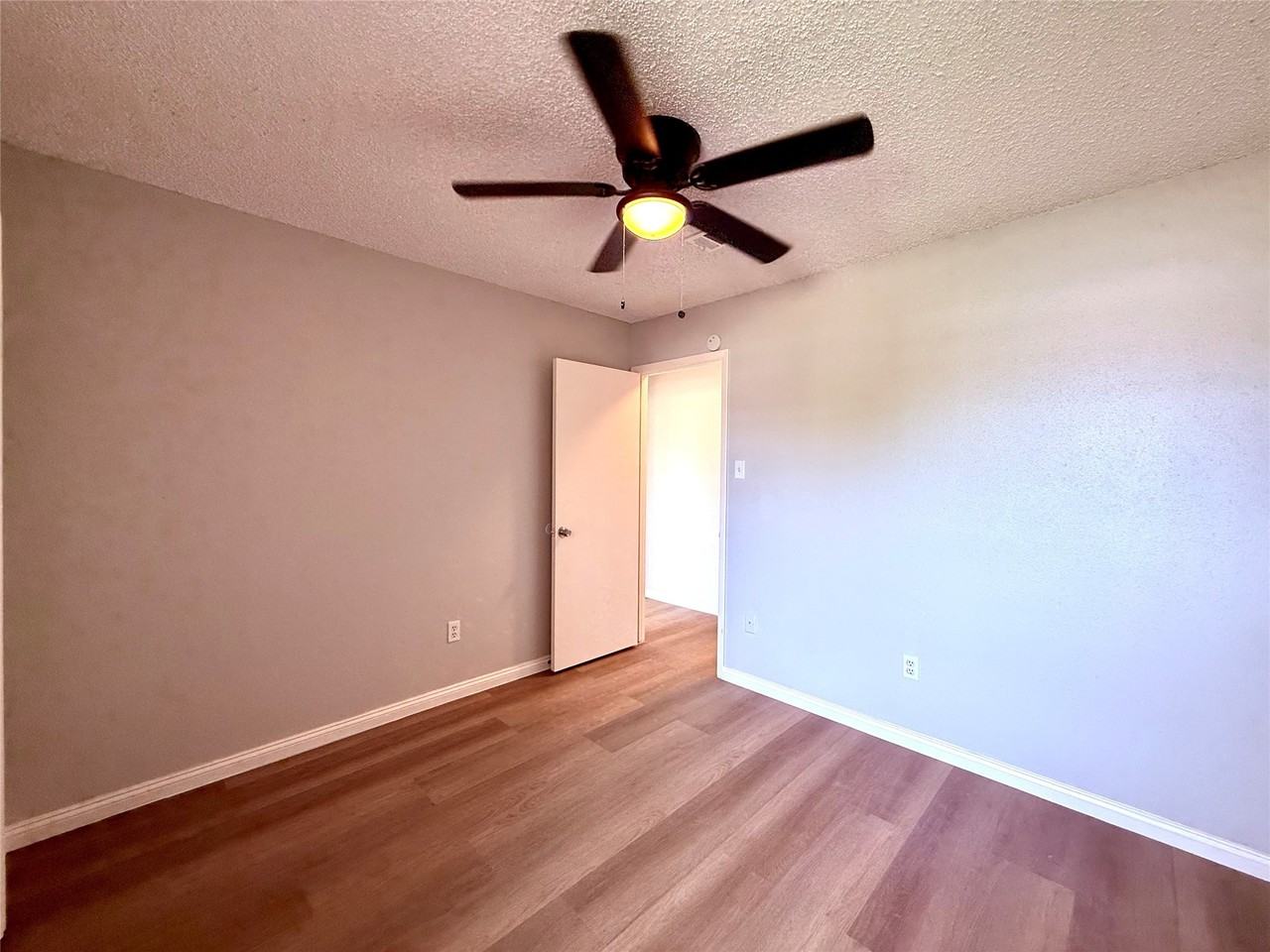 12071 Plumbrook Dr #12071 - Photo 6 of 38