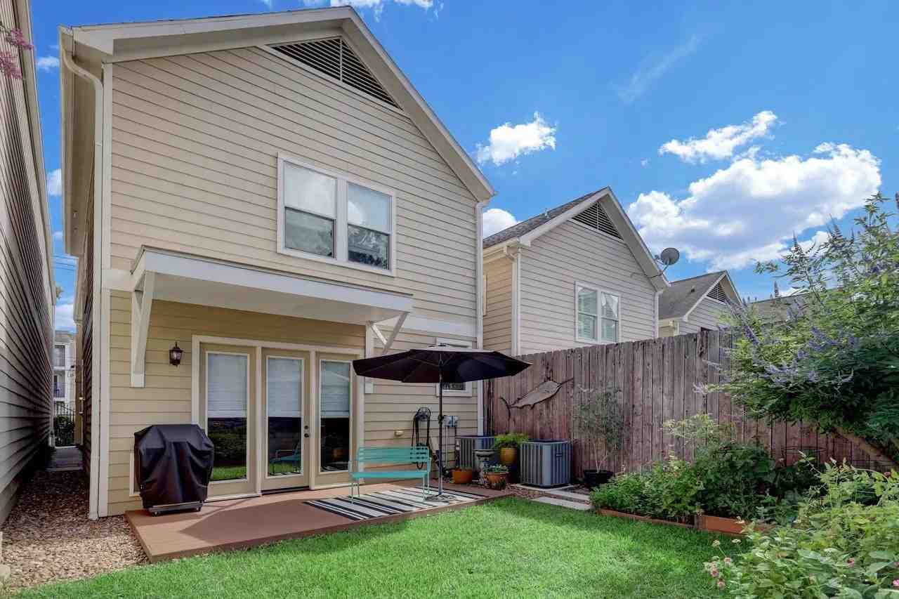 4410 Dickson St #4410 - Photo 4 of 17