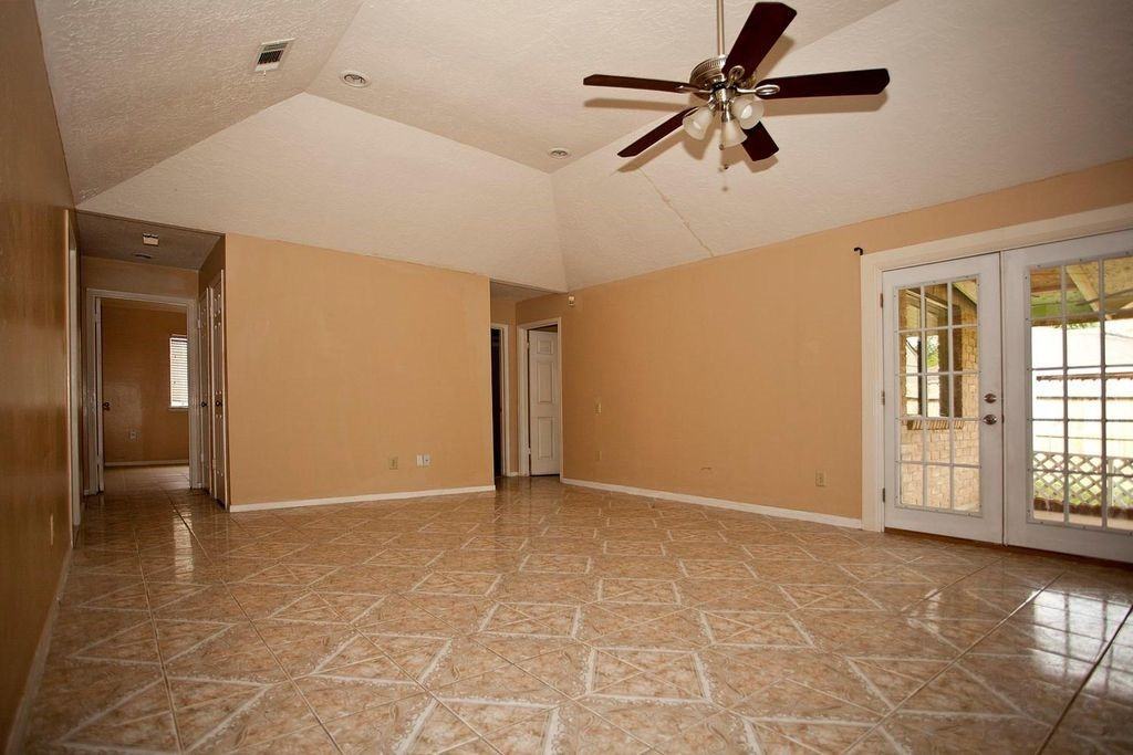 6318 Crakston St #6318 - Photo 5 of 17