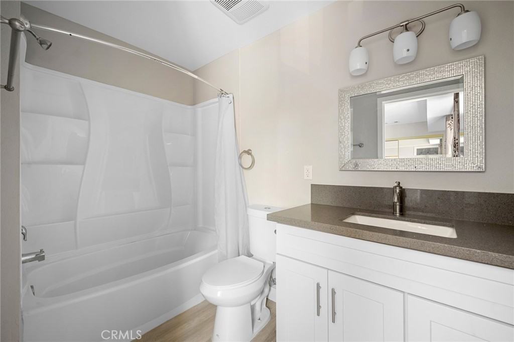 11731 Runnymede St #11731-3 - Photo 2 of 18