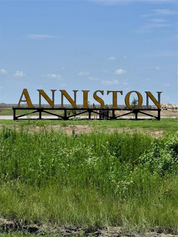 26738 Red Sunset Maple Ln #26738 - Photo 2 of 10