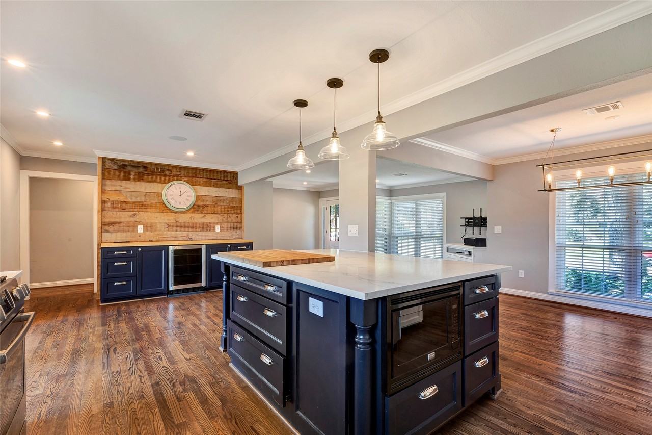 9107 Mcavoy Dr #9107 - Photo 3 of 27