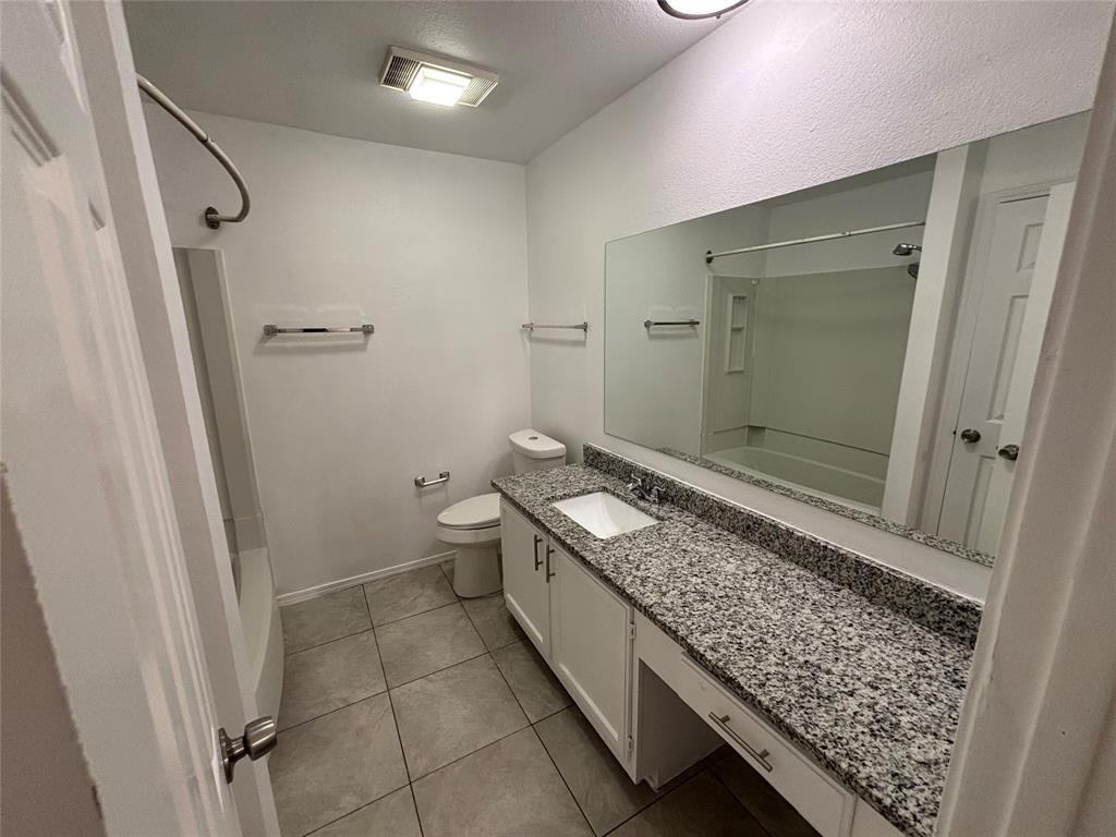 801 Bluebonnet Dr #801A - Photo 3 of 12