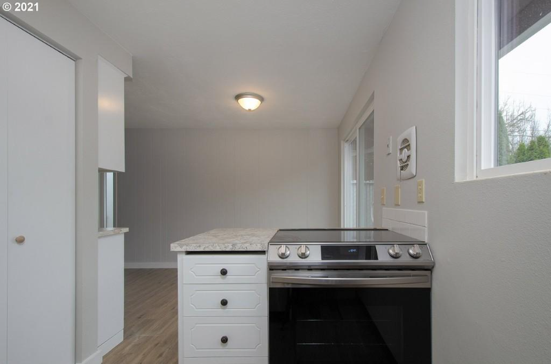 6112 Ne Hazel Dell Ave - Photo 3 of 8