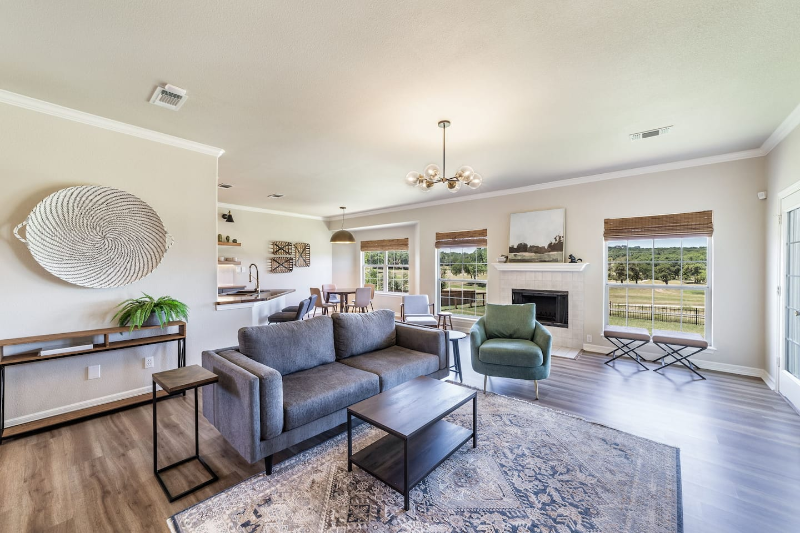 195 Watts Ln - Photo 3 of 20