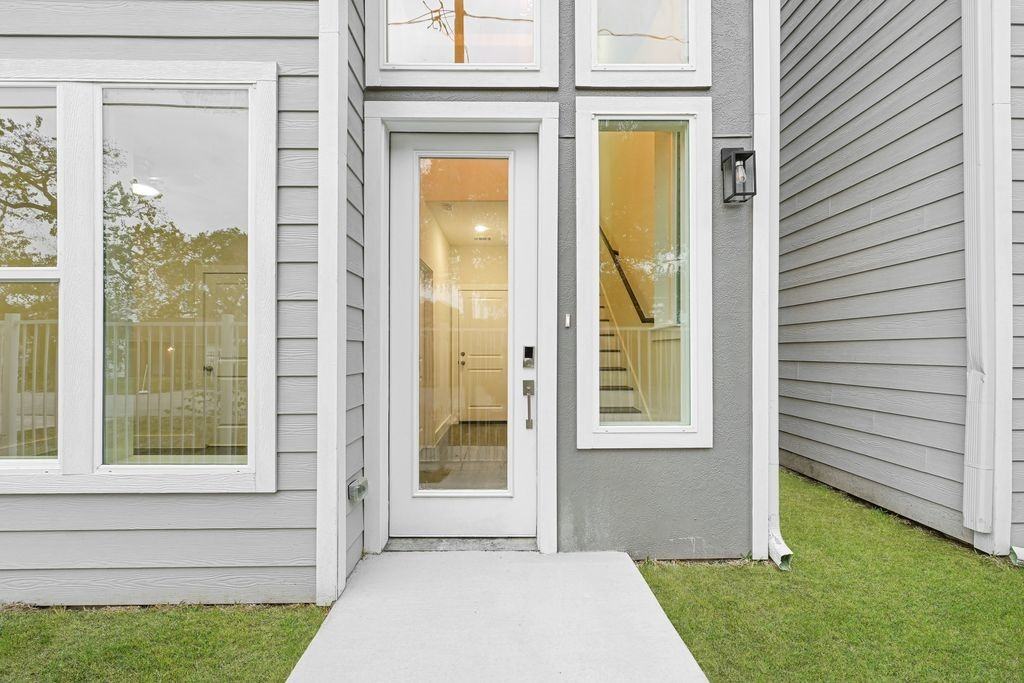 6713 Saint Augustine St #6713 - Photo 7 of 34