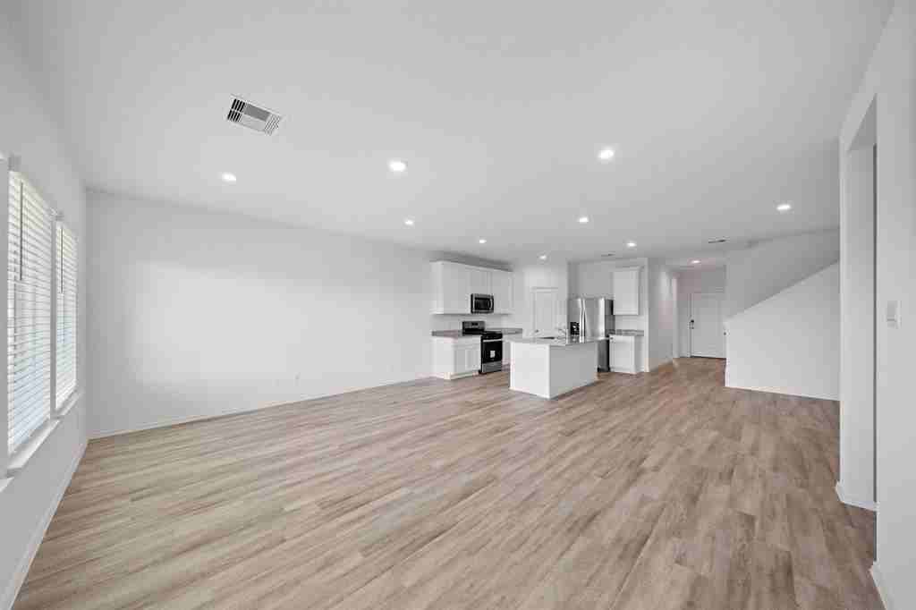 31123 Brightwell Bnd #31123 - Photo 2 of 23