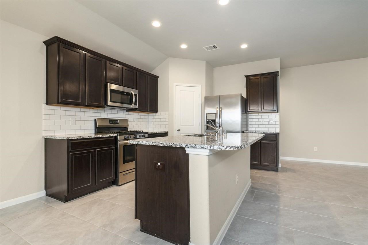 3034 Darlington Ct #3034 - Photo 4 of 18