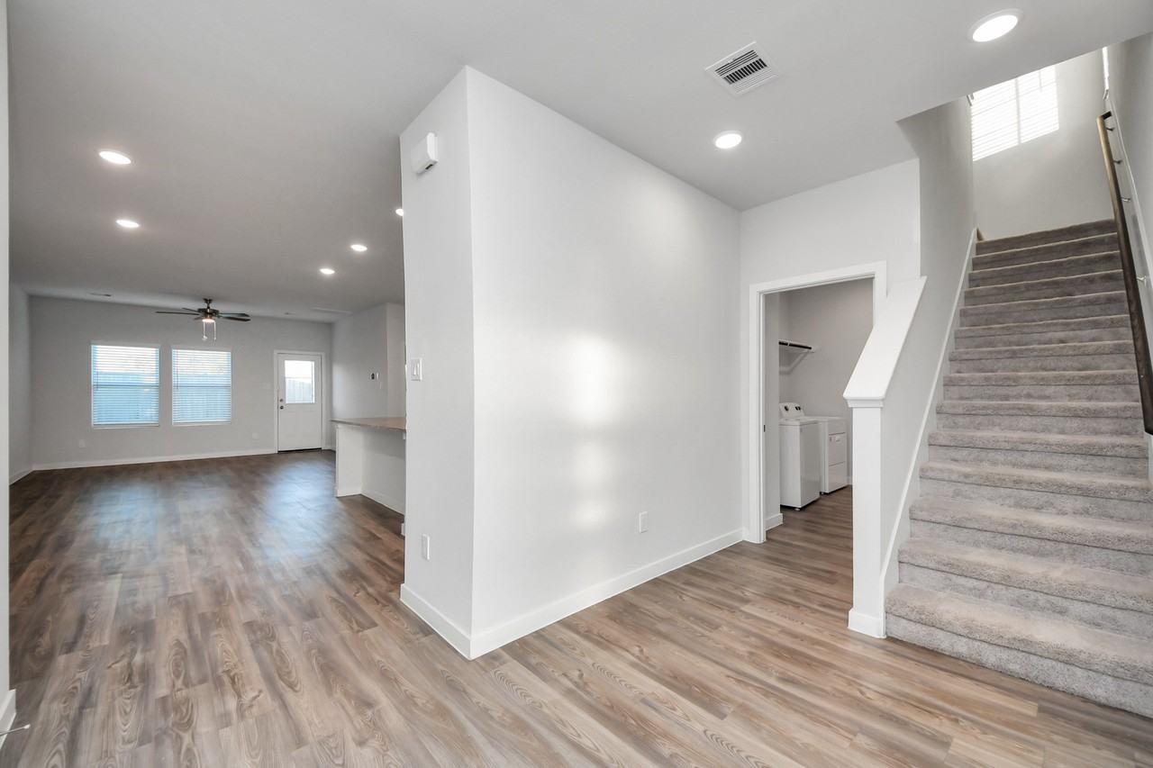 5611 Fresh View Ct #5611 - Photo 5 of 37