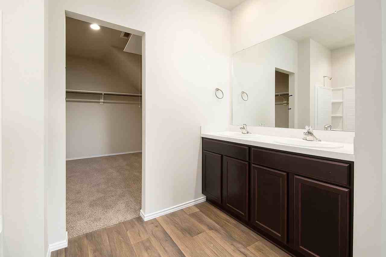 15422 Massey Forest Rd #15422 - Photo 5 of 18