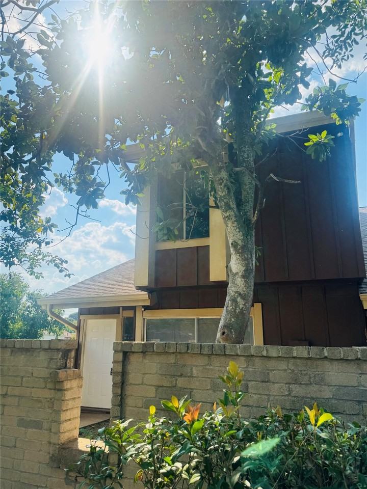 12509 Newbrook Dr #12509-331 - Photo 2 of 19