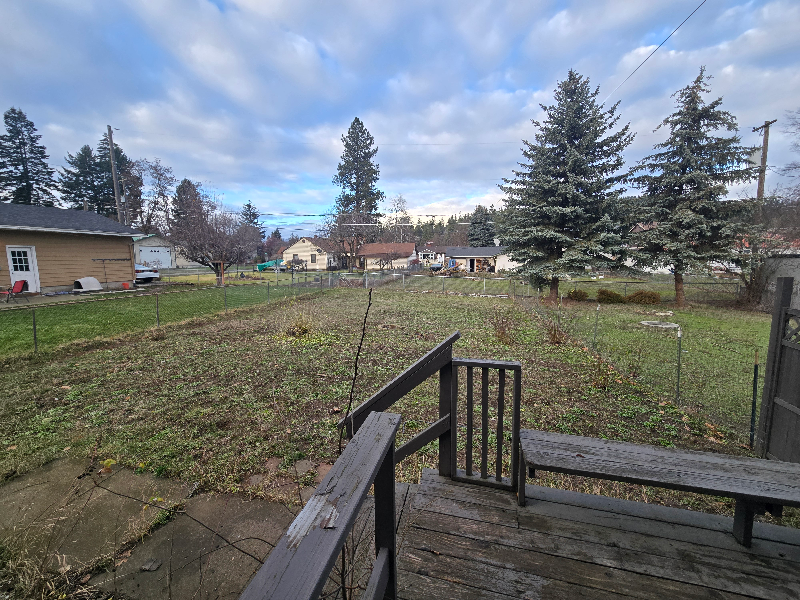 1907 E Saint Maries Ave - Photo 2 of 16