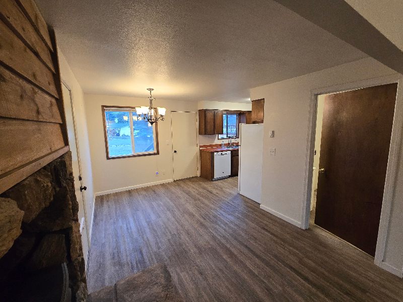 1907 E Saint Maries Ave - Photo 5 of 16