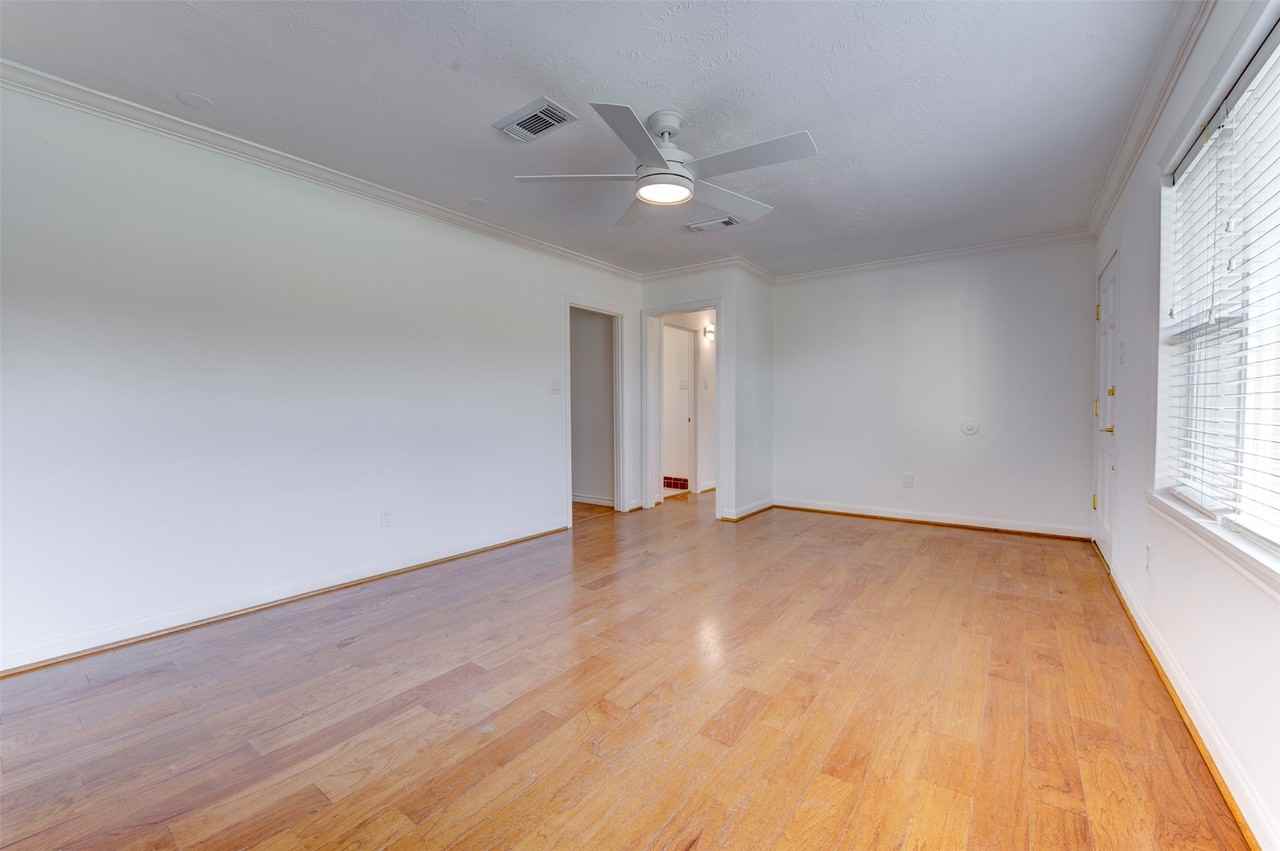 1806 Gardenia Dr #1806 - Photo 3 of 34