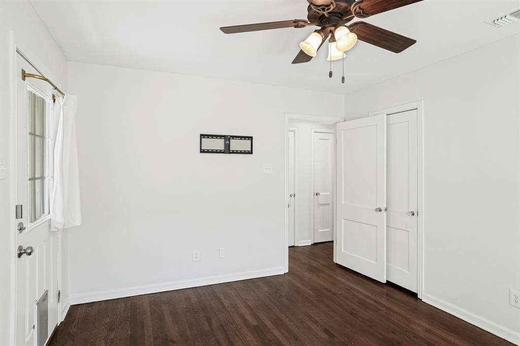 6222 Kenwood Ave #6222 - Photo 3 of 20