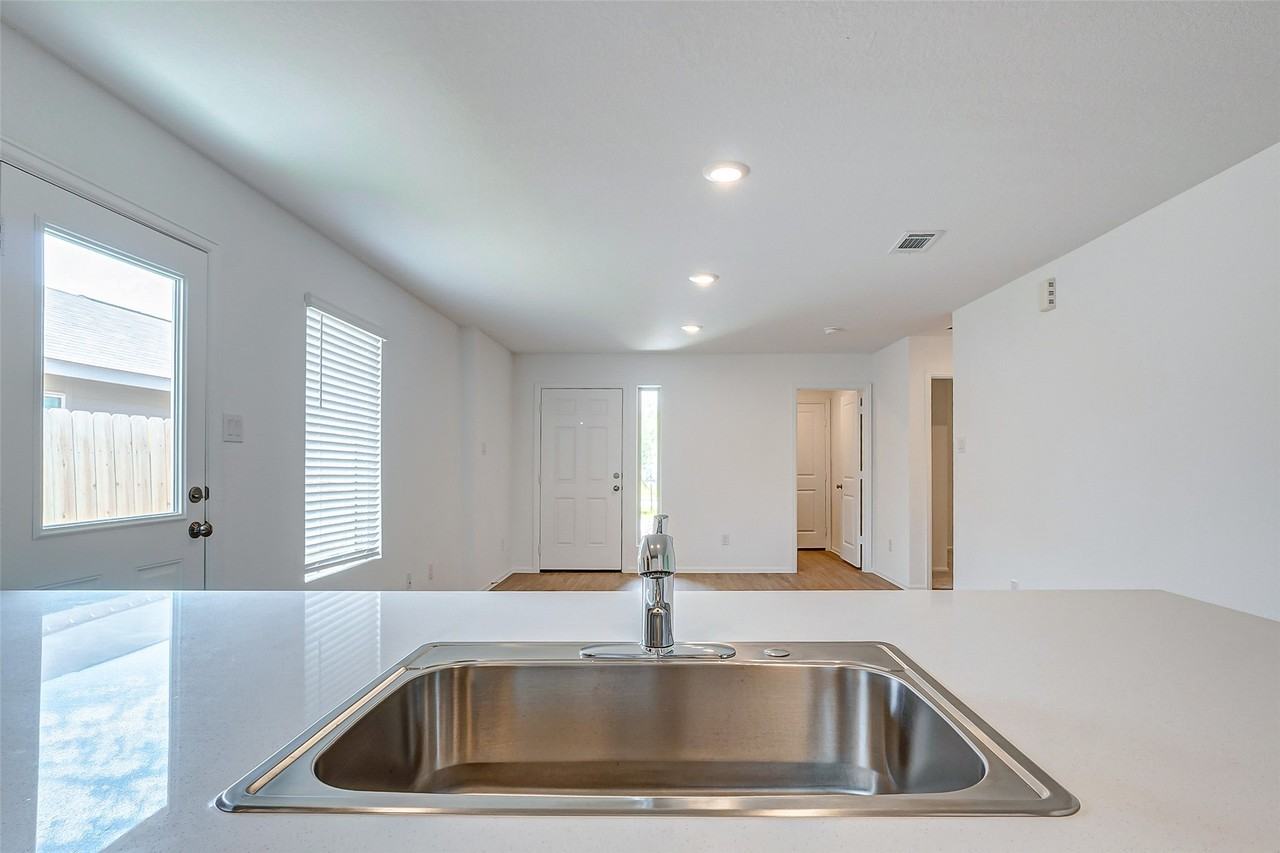 20961 Zuccala Dr #20961 - Photo 4 of 33