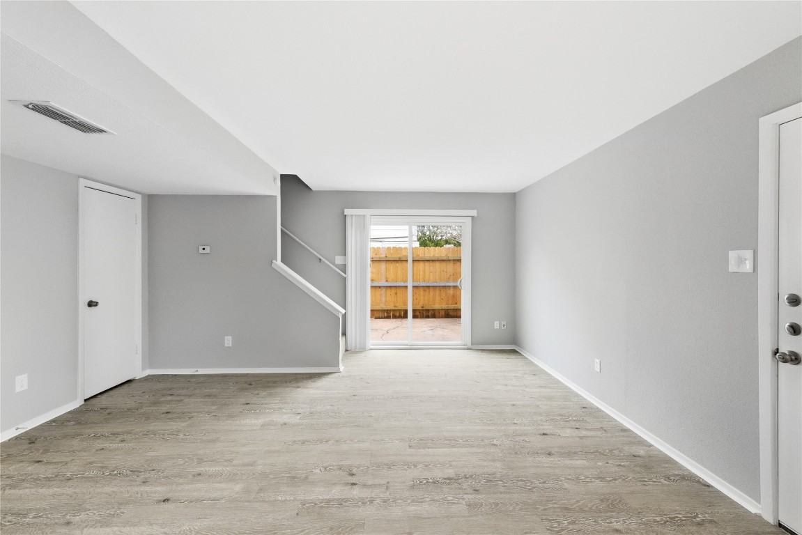 2618 Ektom Dr #2618B - Photo 2 of 30