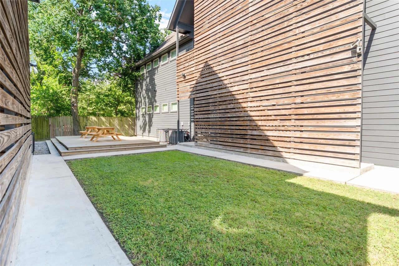 3424 Tuam St #3424 - Photo 3 of 42