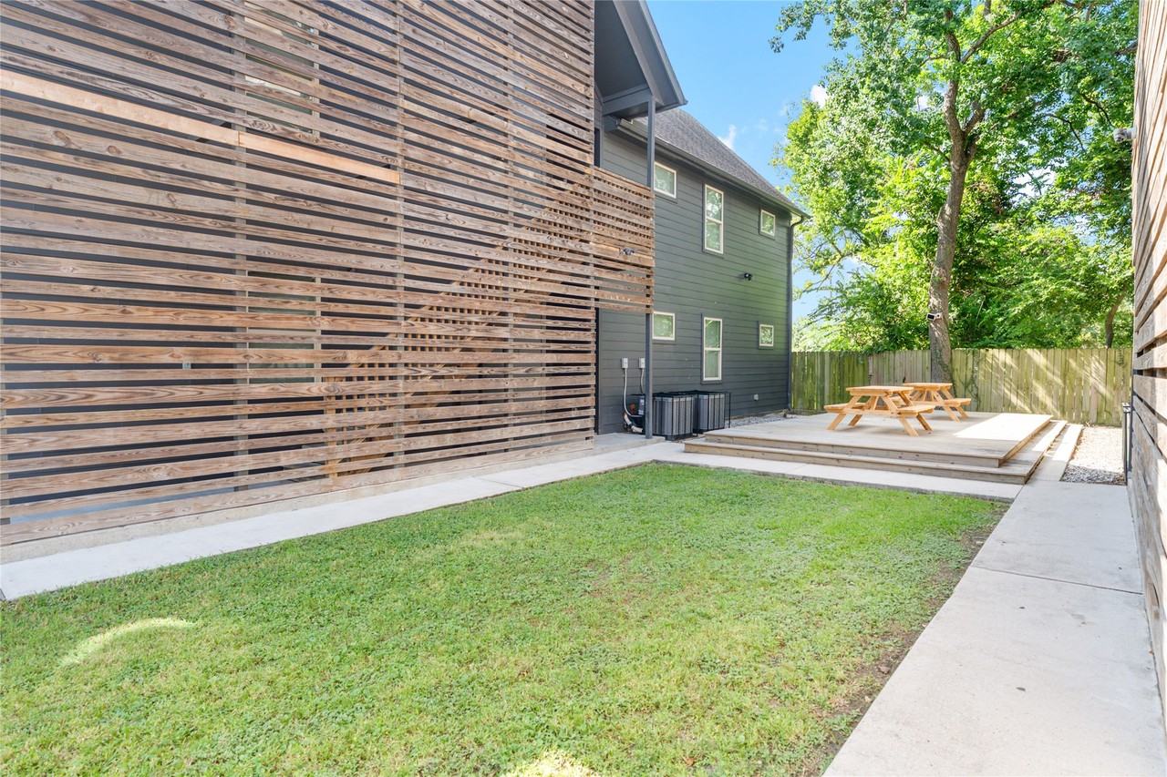 3424 Tuam St #3424 - Photo 5 of 42