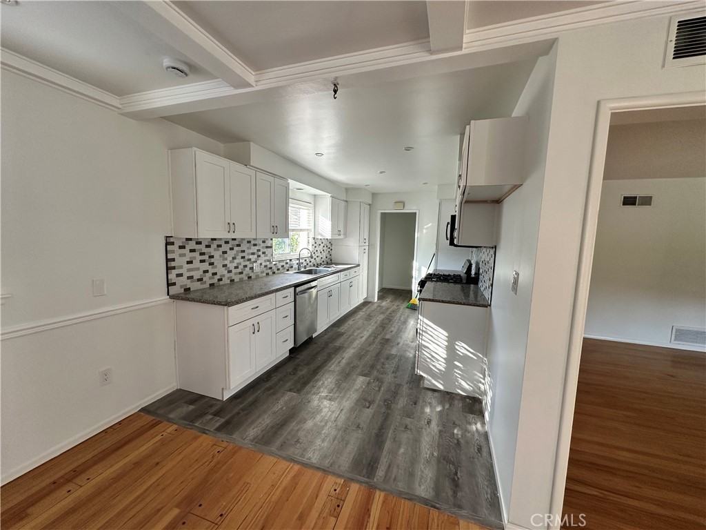 1348 W West Ave #1348 - Photo 3 of 27