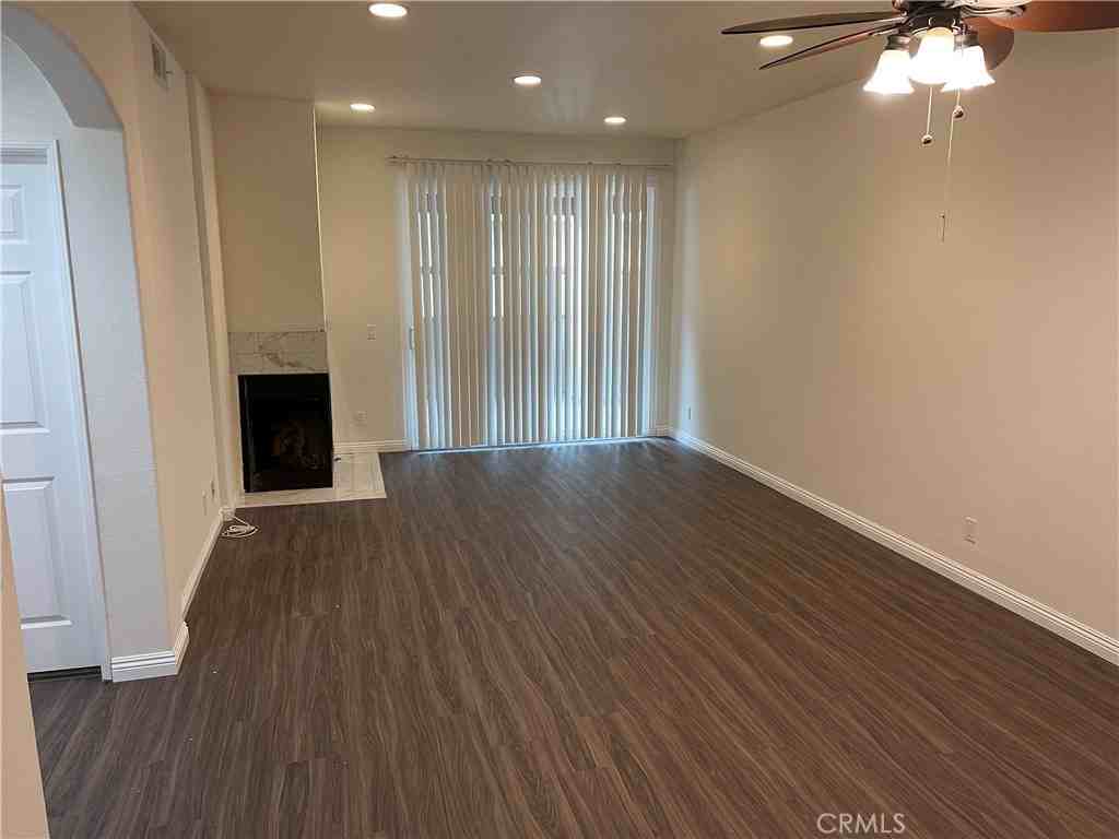 6 Vía Contento #6 - Photo 6 of 28