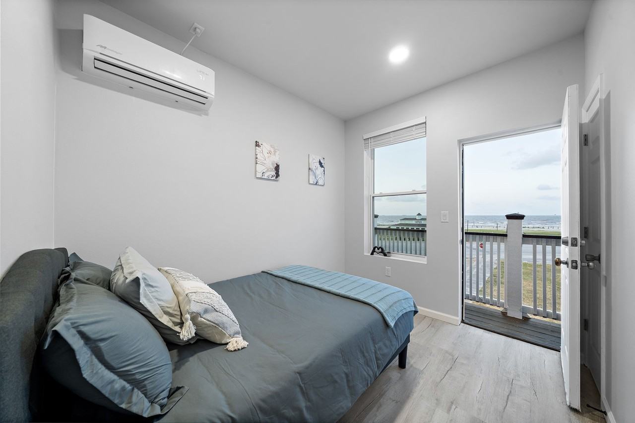 803 Avenue K #803C - Photo 7 of 10