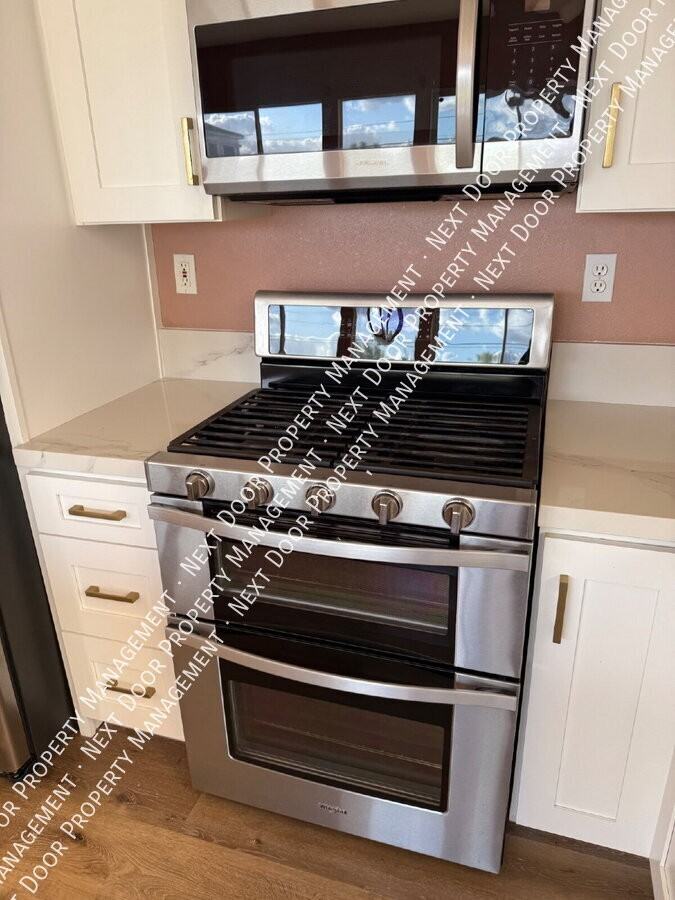 32771 Rovato St - Photo 4 of 6