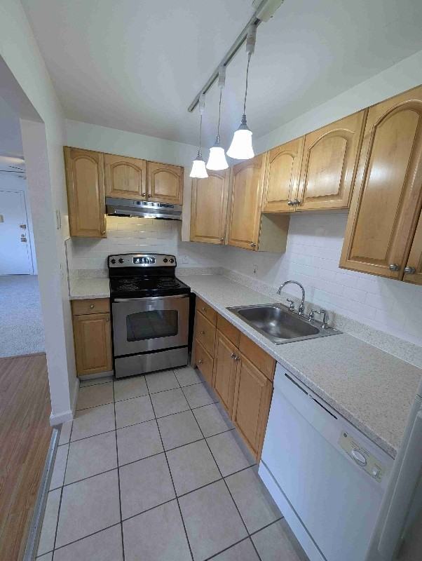 4 White Gate Dr #L - Photo 2 of 10