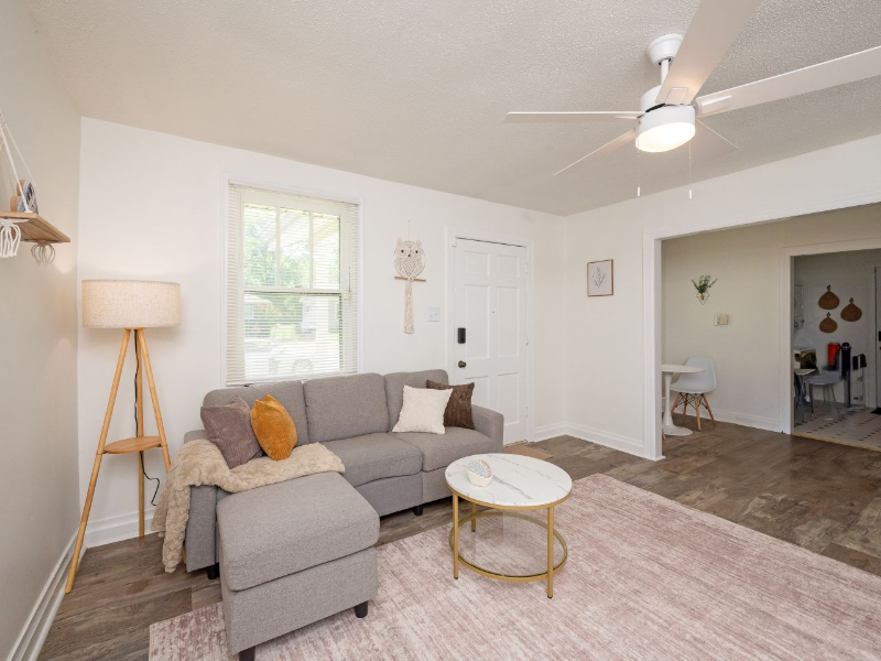 1917 Bragg St - Photo 2 of 39