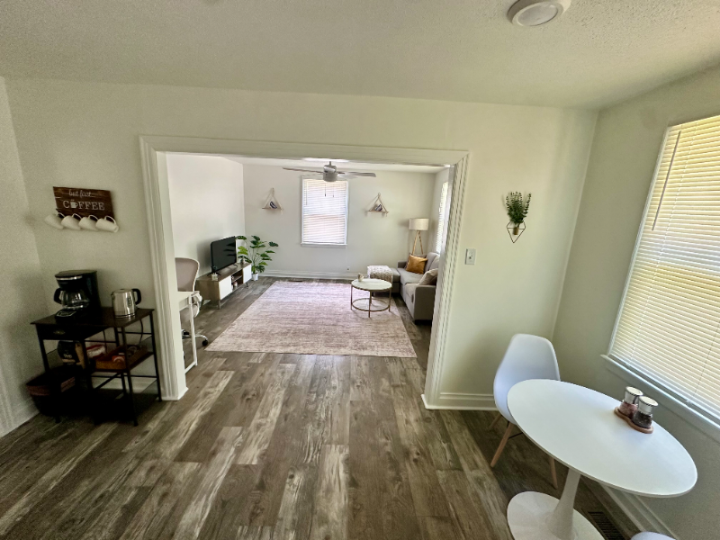 1917 Bragg St - Photo 6 of 39