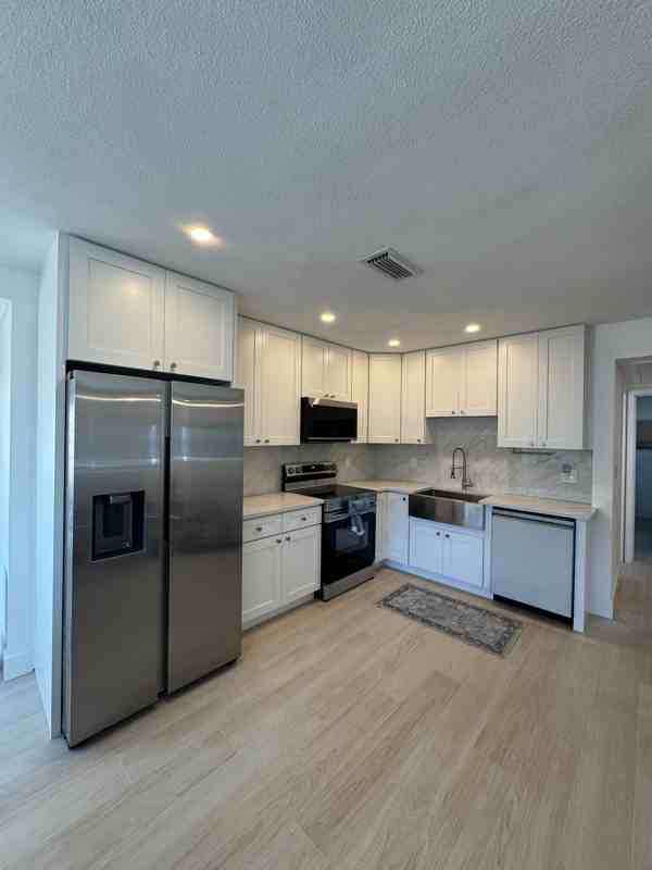 11423 77th Ave - Photo 4 of 20