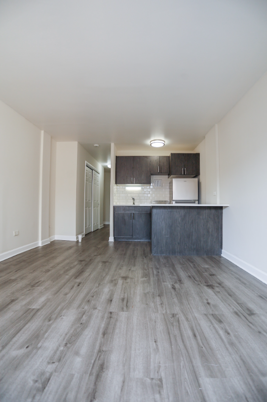 5841 N Winthrop Ave #311 - Photo 2 of 12