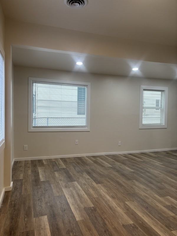 214 S 32nd St - Photo 2 of 8